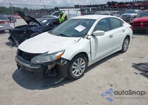 2017 Nissan Altima 2.5 S z USA, uszkodzony, nr VIN 1N4AL3AP7HC476187